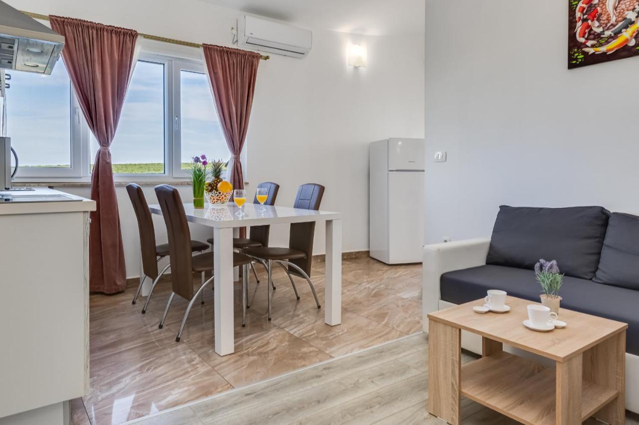 Apartment Miruna S Bazenom Donje Rastane Exterior foto