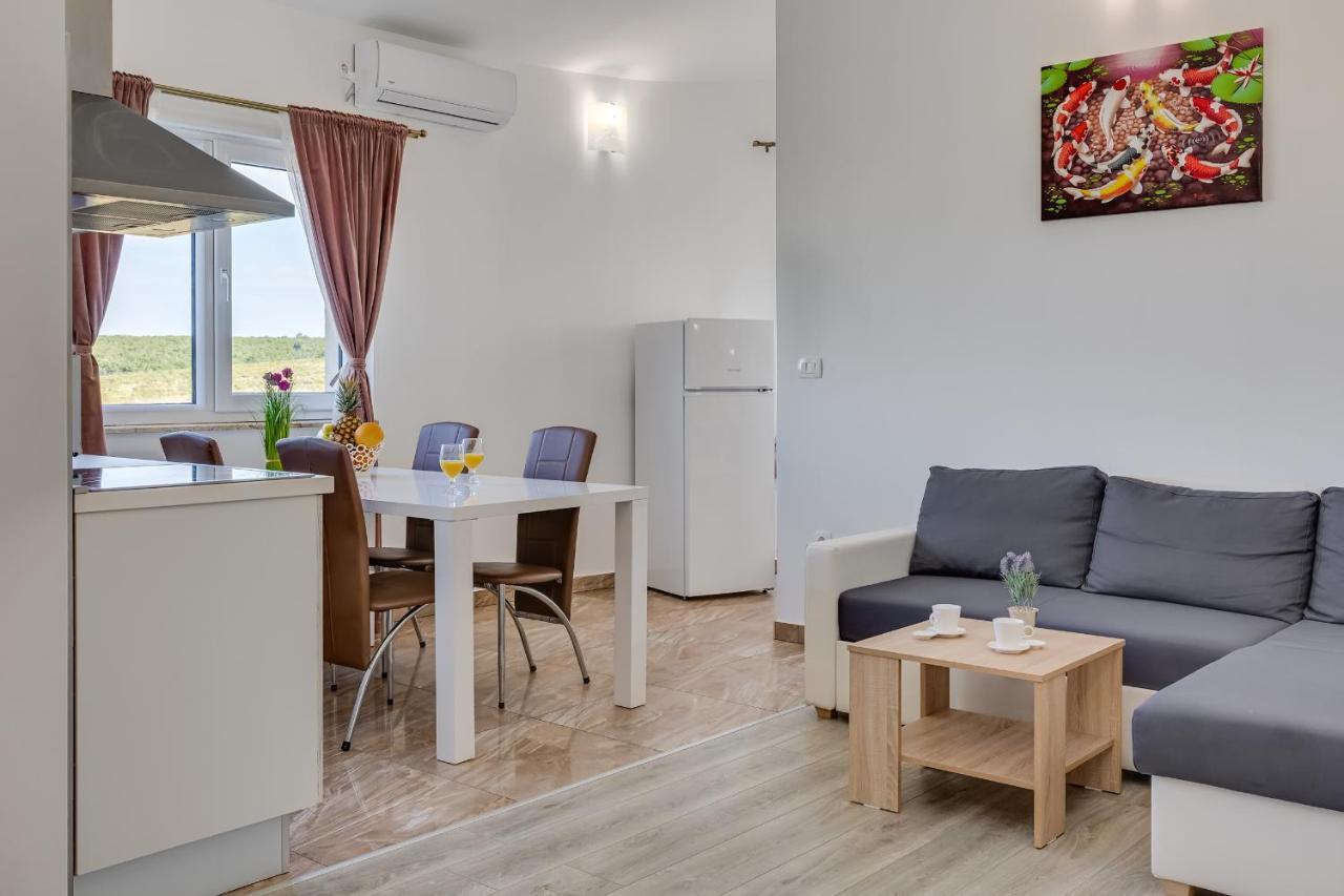 Apartment Miruna S Bazenom Donje Rastane Exterior foto